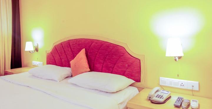 Aj International Hotel Бангалор Екстериор снимка