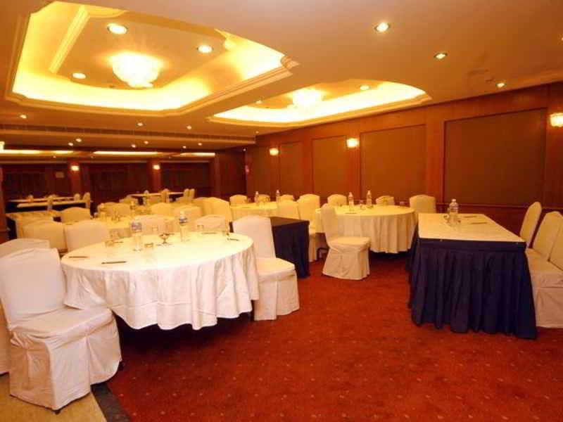 Aj International Hotel Бангалор Екстериор снимка