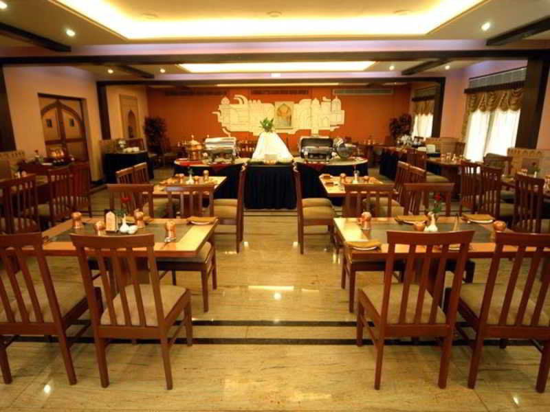 Aj International Hotel Бангалор Ресторант снимка